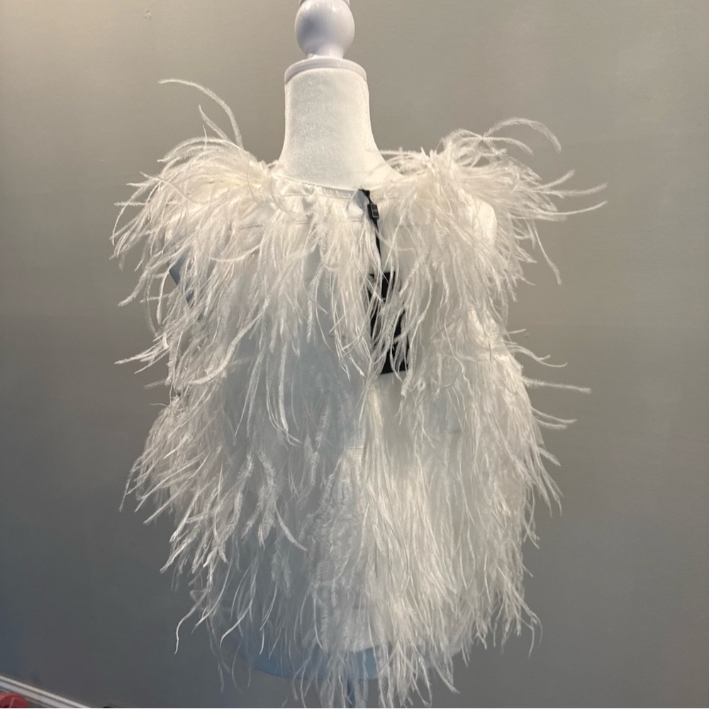 COPY - LAMARQUE White Feathered top size M